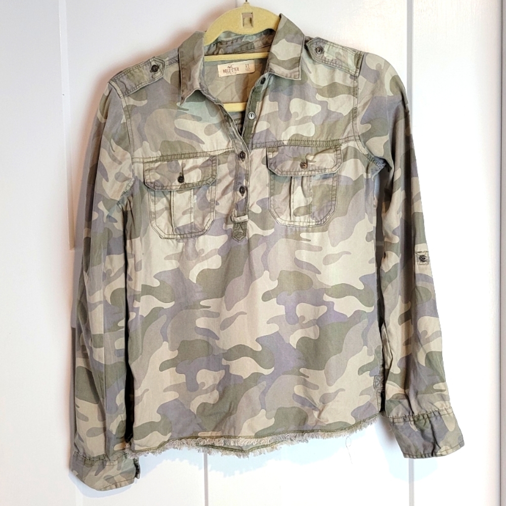Hollister Camo button up